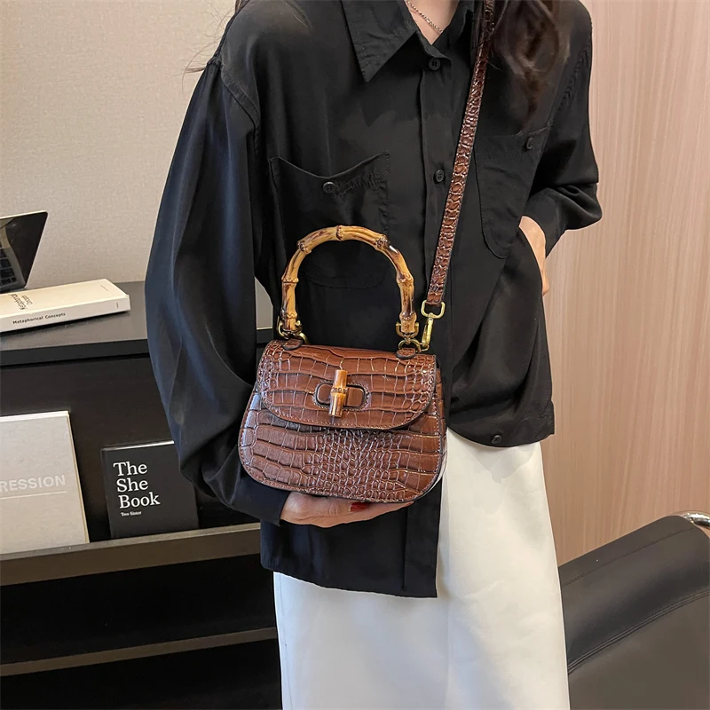 2022 Марка в slub Чанта Висококачествена кожена чанта през рамо Луксозен портфейл и чанта Дизайнерски джоба на рамото си Сладък седельная чанта