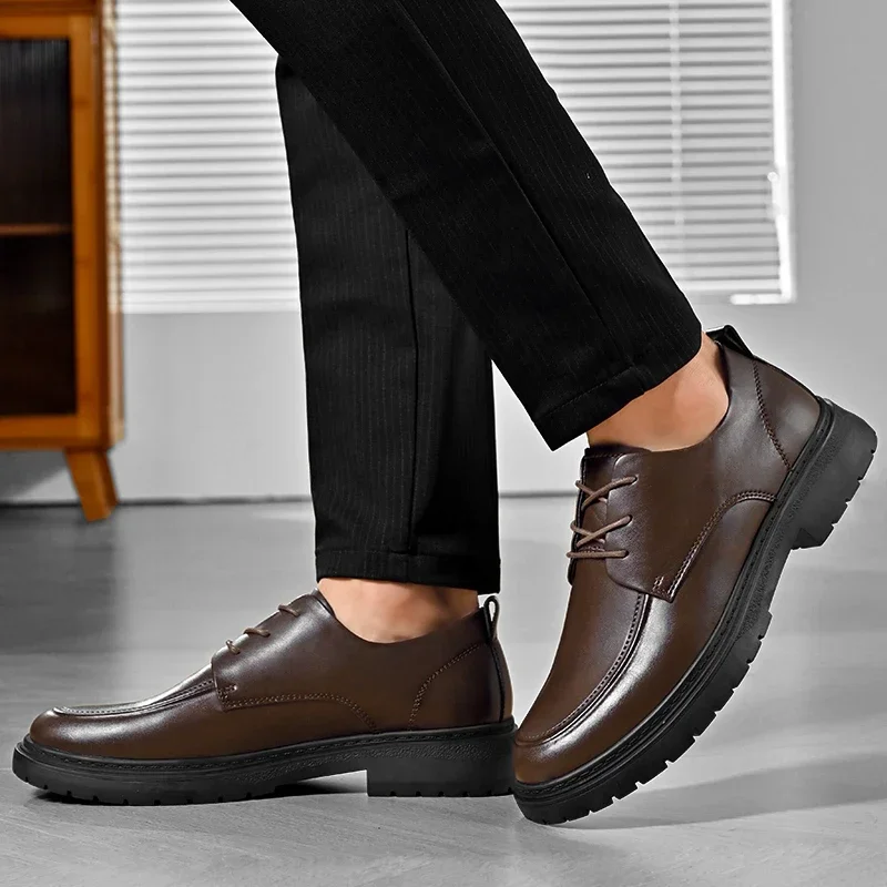 2023 Нова мода ежедневни обувки; Елегантна однотонная универсална мъжки бизнес мъжки официалната обувки на плоска подметка с шнур на открито;