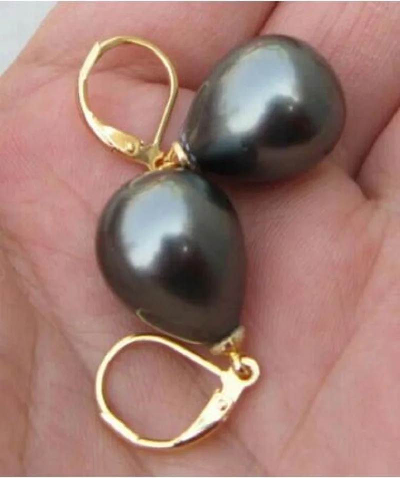 Класически обици с черни перли във формата на миди диаметър 12-16 мм, златна закопчалка-капаче