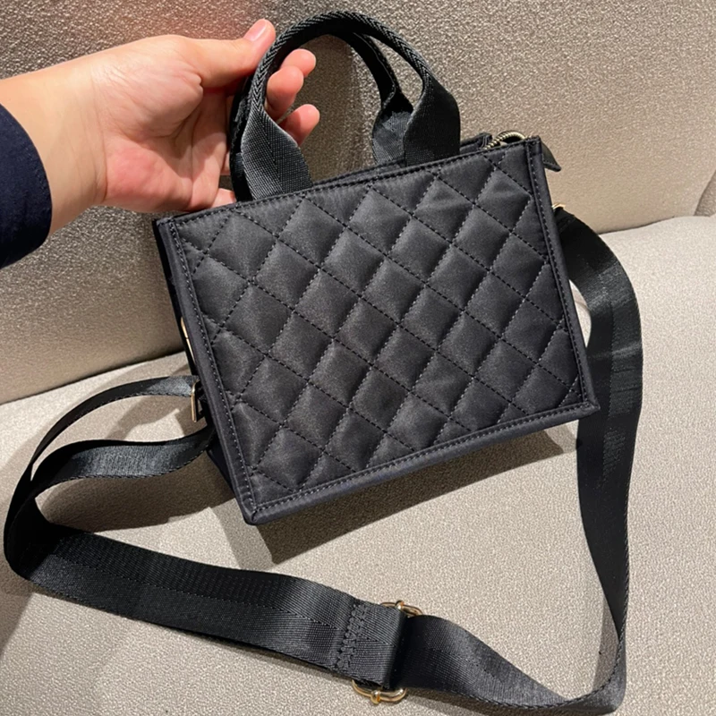 Чанти с диамант решетка от найлонов плат за жени, луксозни дизайнерски чанти, в чантата 2023, нова мода малка квадратна чанта през рамо