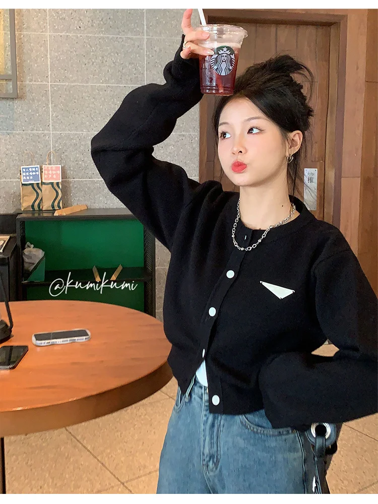 Черно вязаный жилетка с кръгло деколте, есенен дамски градинска облекло в корейски стил за колеж, Универсална къса яке-пуловер