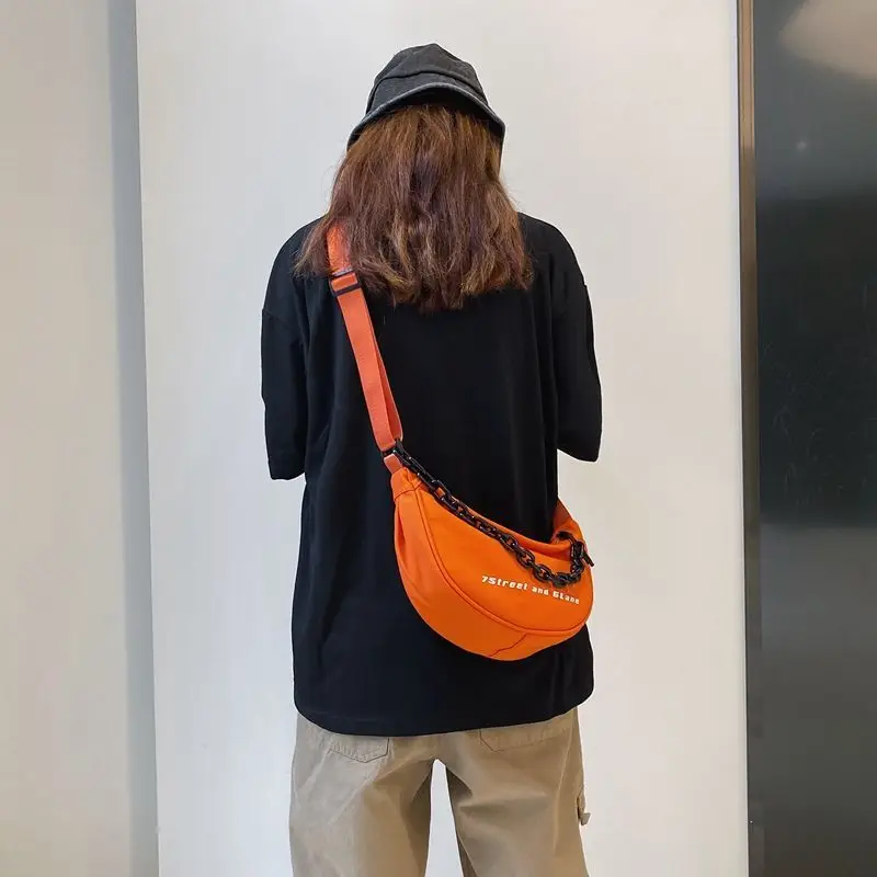 Японски Ins Harajuku Wild Chain Dumpling Bun Женствена чанта през рамо 2023 Нова Корейска версия на Студентски чанта през рамо Спортна чанта